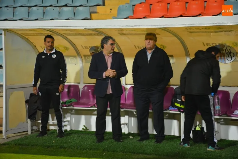 El banquillo del Helmántico en un partido