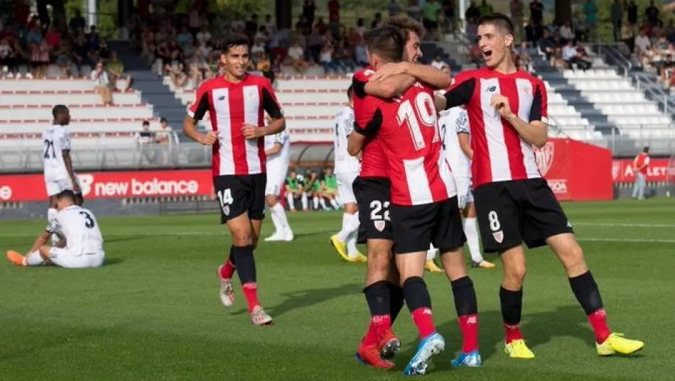 El filial rojiblanco celebra un tanto ante el Salamanca UDS