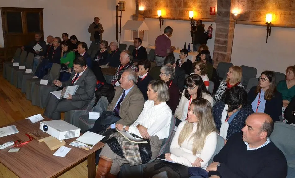 Foto 3 - La Asociaci&oacute;n de Conjuntos Hist&oacute;ricos de la regi&oacute;n se re&uacute;ne en Mir&oacute;briga para hablar de...