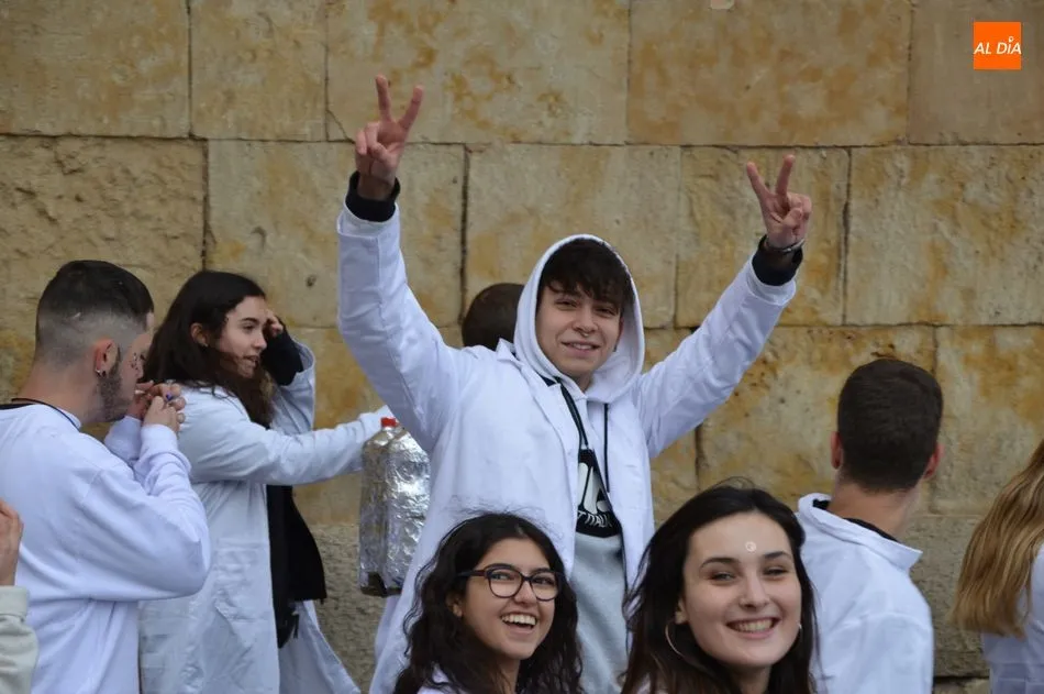 Foto 11 - Sonrisas y disfraces para disfrutar las fiestas de las Facultades de Ciencias y Qu&iacute;micas