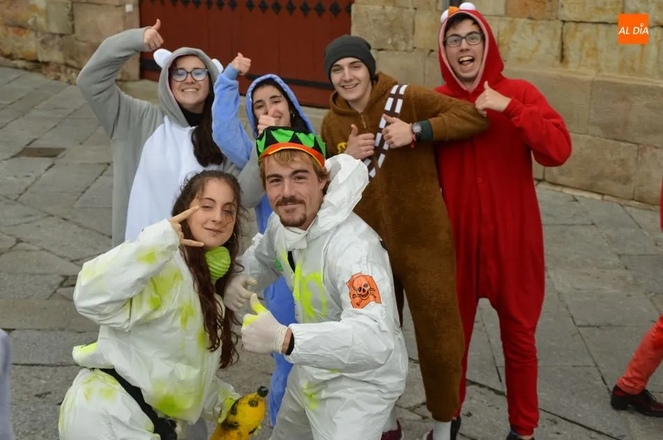 Foto 10 - Sonrisas y disfraces para disfrutar las fiestas de las Facultades de Ciencias y Qu&iacute;micas