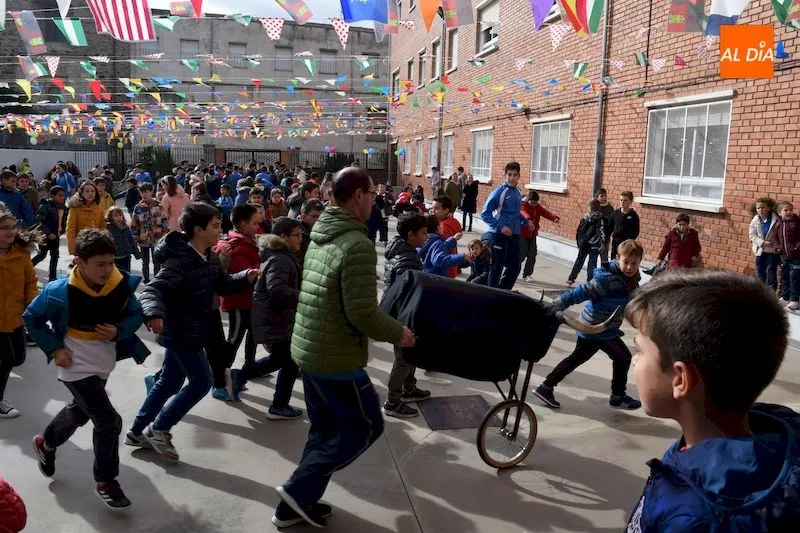 Foto 11 - El Colegio Santa Isabel honra a su patrona con la celebraci&oacute;n de las fiestas