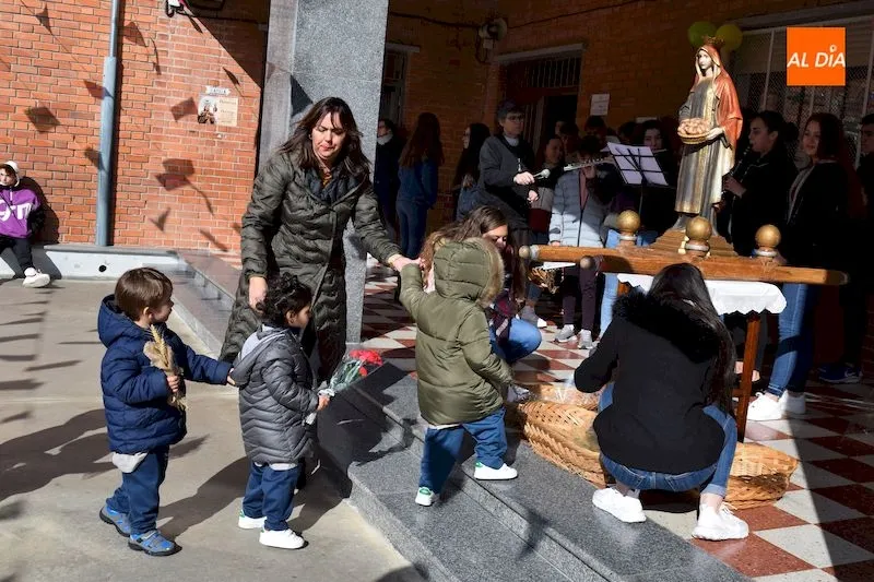 Foto 4 - El Colegio Santa Isabel honra a su patrona con la celebraci&oacute;n de las fiestas