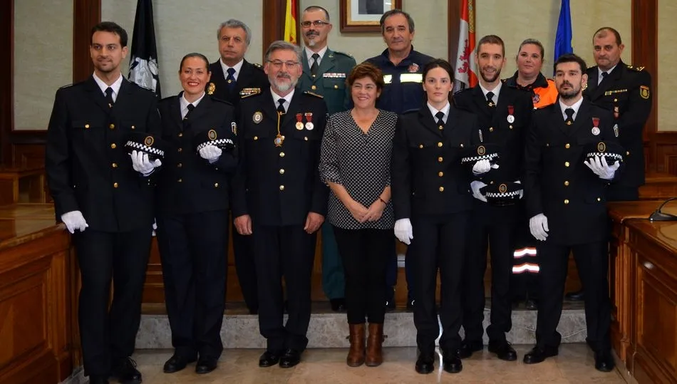 Acto de toma de posesión de nuevos agentes de policía