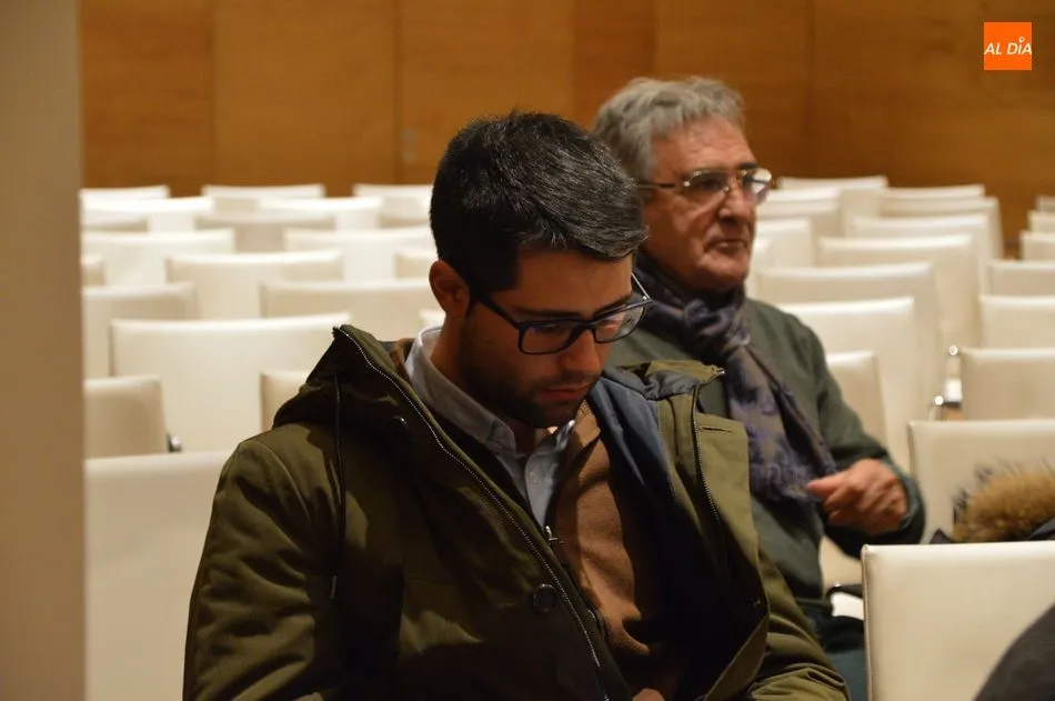 Foto 9 - El Ateno de Salamanca presenta con &eacute;xito el libro &lsquo;Los toros en Tamames&rsquo;