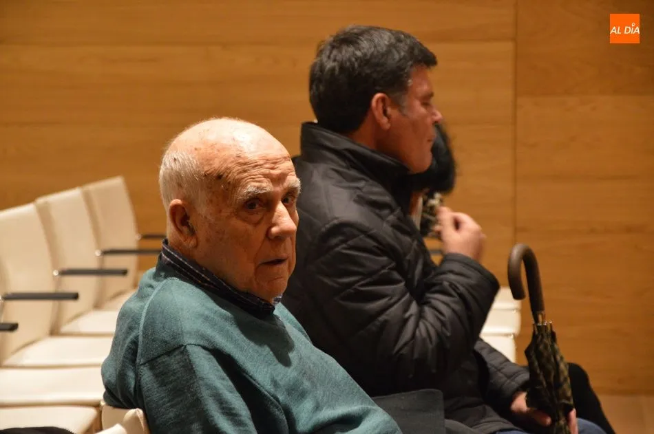 Foto 7 - El Ateno de Salamanca presenta con &eacute;xito el libro &lsquo;Los toros en Tamames&rsquo;