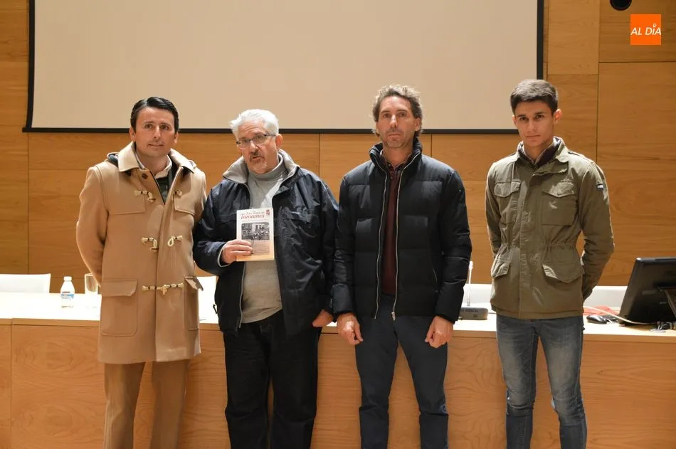 Foto 10 - El Ateno de Salamanca presenta con &eacute;xito el libro &lsquo;Los toros en Tamames&rsquo;
