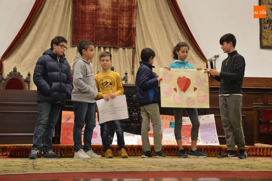 Foto 11 - La USAL re&uacute;ne a escolares para celebrar el 30 aniversario de los Derechos del Ni&ntilde;o
