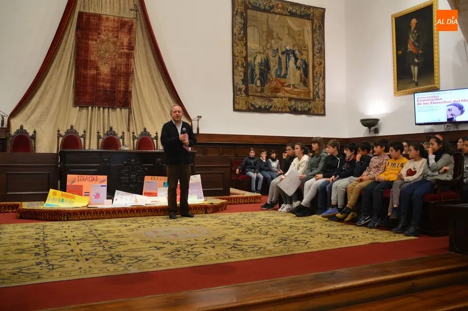 Foto 4 - La USAL re&uacute;ne a escolares para celebrar el 30 aniversario de los Derechos del Ni&ntilde;o