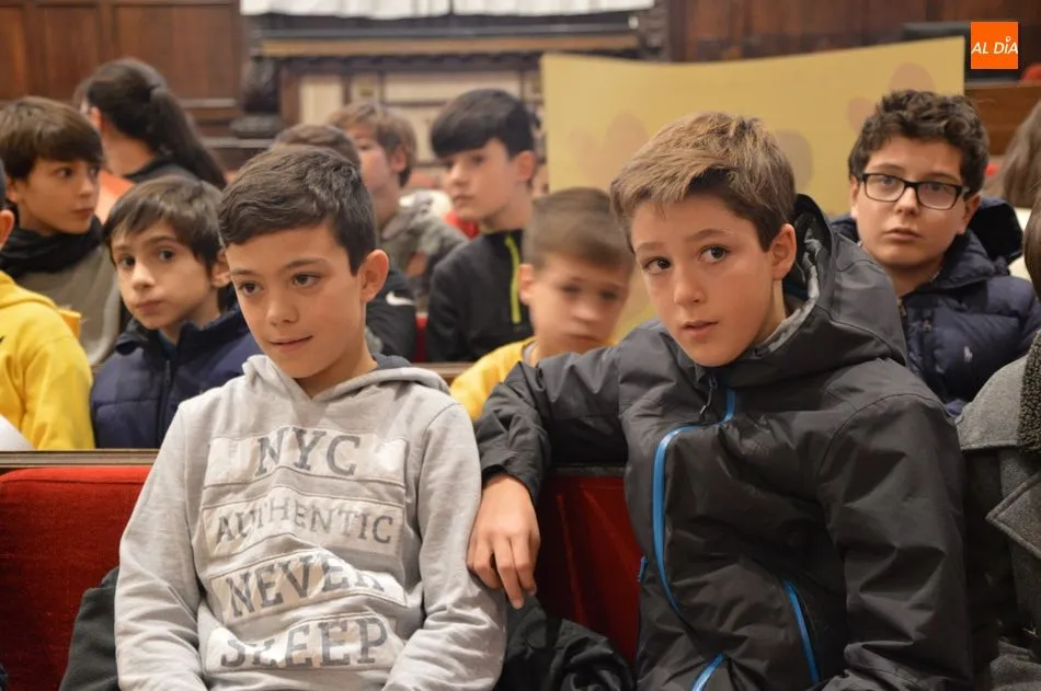 Foto 3 - La USAL re&uacute;ne a escolares para celebrar el 30 aniversario de los Derechos del Ni&ntilde;o