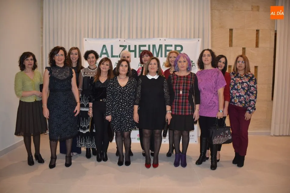 Foto 2 - La Asociaci&oacute;n de Alzheimer re&uacute;ne a m&aacute;s de un centenar de personas en su IX Cena Ben&eacute;fica