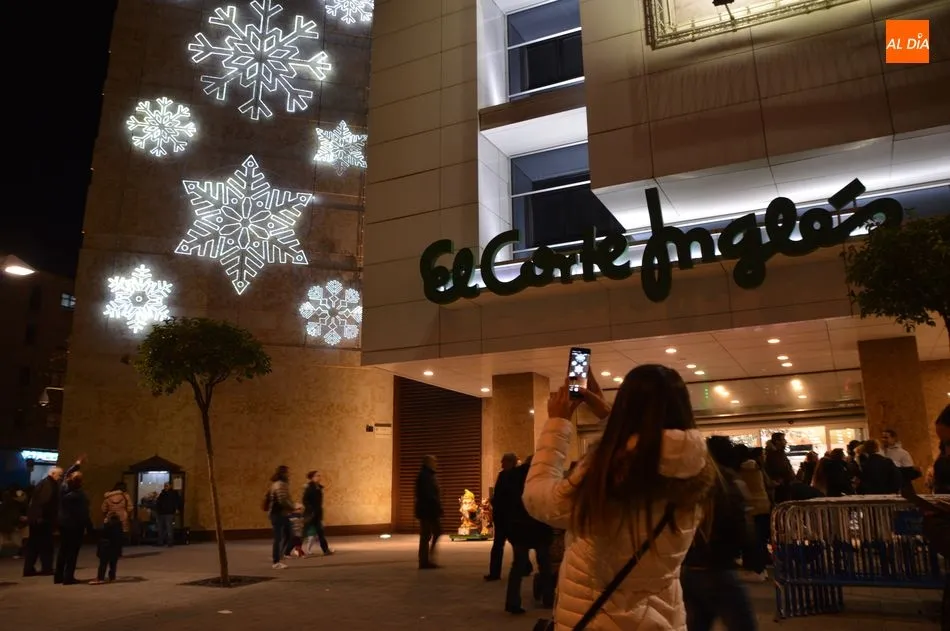 Foto 6 - El Corte Ingl&eacute;s de Salamanca enciende la iluminaci&oacute;n de Navidad