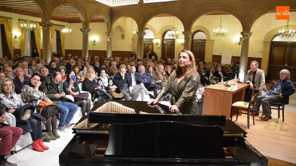 Presentación de este libro de Ignacio Carnero en el Casino. Foto de Lydia González