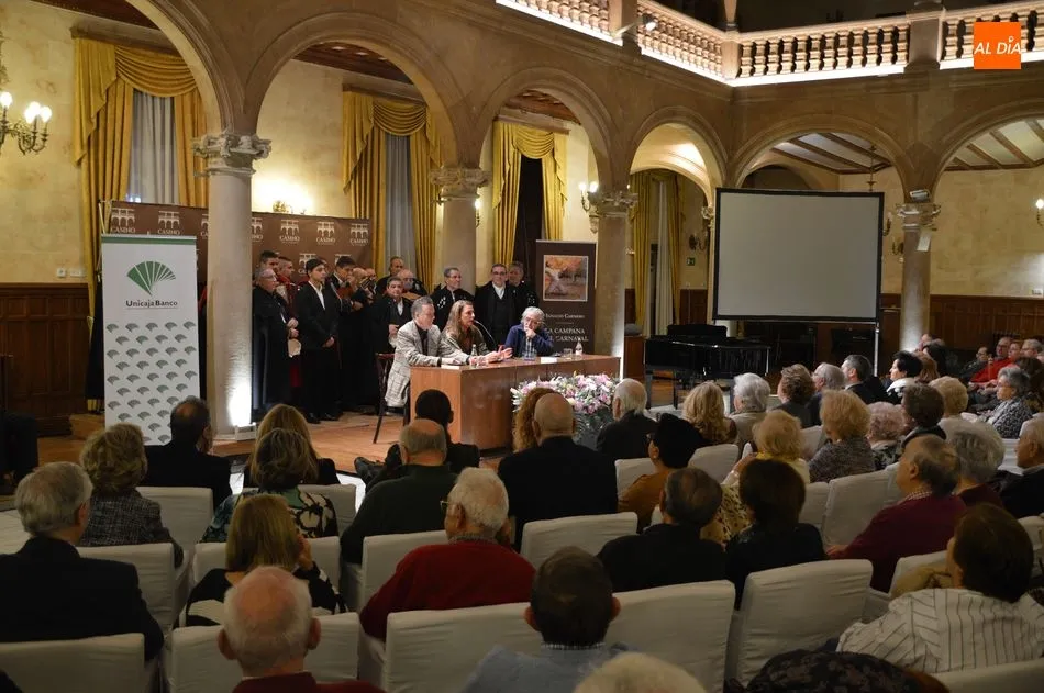 Foto 8 - Emotiva presentaci&oacute;n de la novela de Ignacio Carnero en el Casino