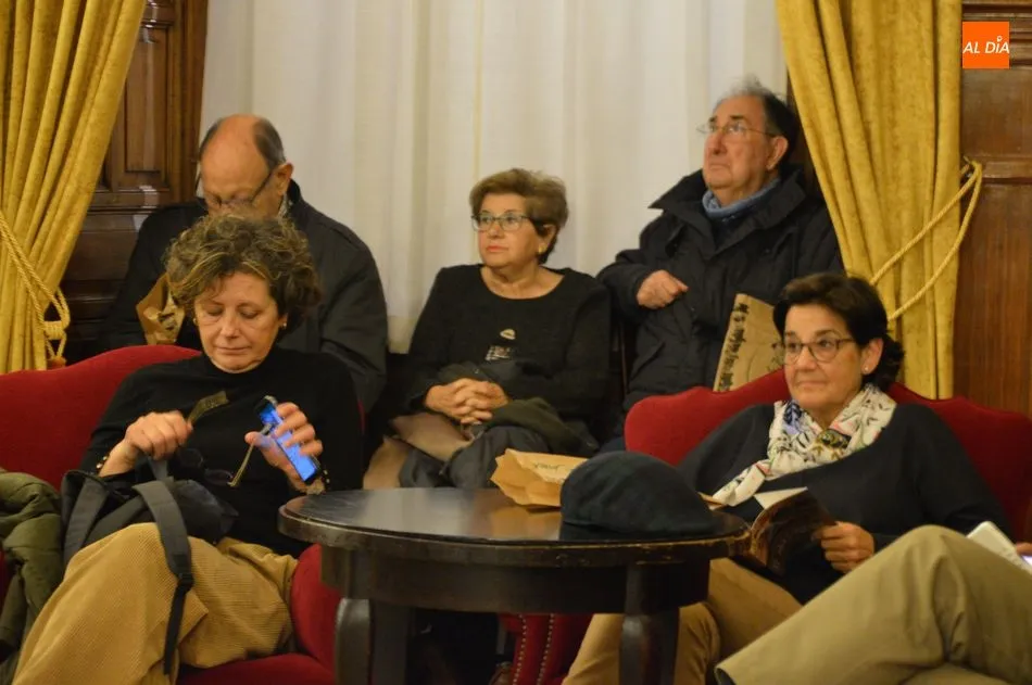Foto 6 - Emotiva presentaci&oacute;n de la novela de Ignacio Carnero en el Casino