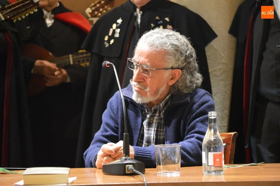 Foto 5 - Emotiva presentaci&oacute;n de la novela de Ignacio Carnero en el Casino