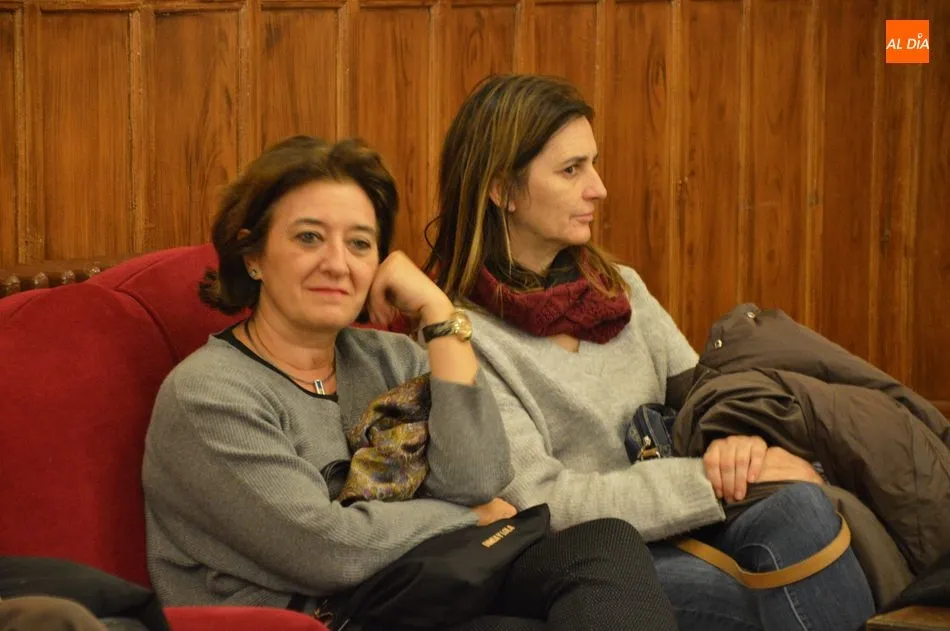 Foto 3 - Emotiva presentaci&oacute;n de la novela de Ignacio Carnero en el Casino