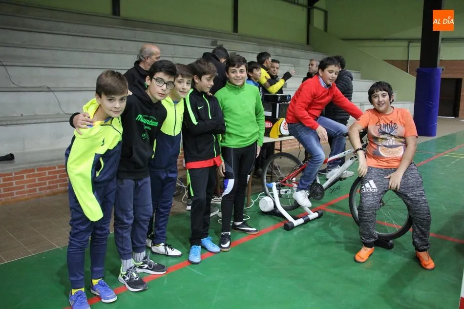 Foto 11 - Buena participaci&oacute;n en la jornada de iniciaci&oacute;n a la bici para ni&ntilde;os en Vitigudino  