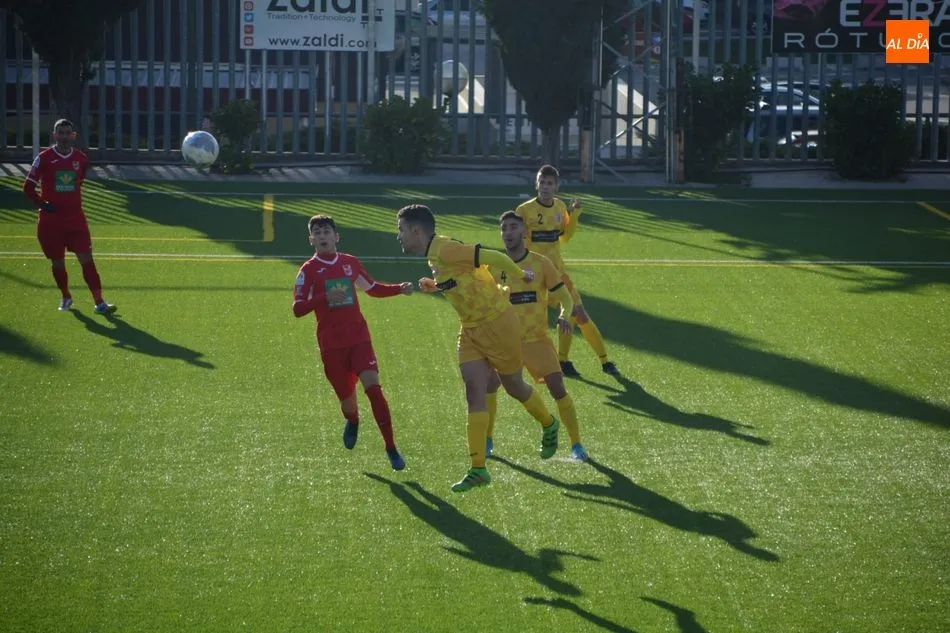 Foto 9 - El B&eacute;jar le meta una &lsquo;manita&rsquo; al Ciudad Rodrigo en el derbi (5-1)
