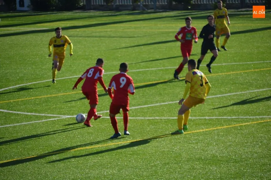 Foto 7 - El B&eacute;jar le meta una &lsquo;manita&rsquo; al Ciudad Rodrigo en el derbi (5-1)
