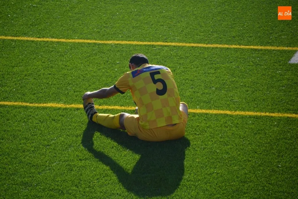 Foto 5 - El B&eacute;jar le meta una &lsquo;manita&rsquo; al Ciudad Rodrigo en el derbi (5-1)