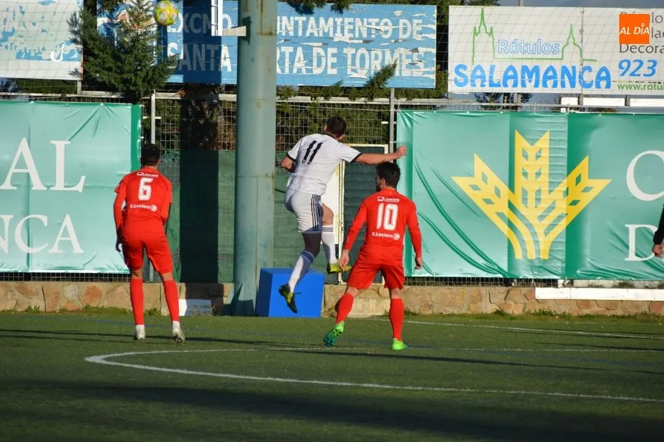 Foto 10 - El Santa Marta tampoco puede con el Mirand&eacute;s &lsquo;B&rsquo; y sigue al filo del precipicio (0-0)