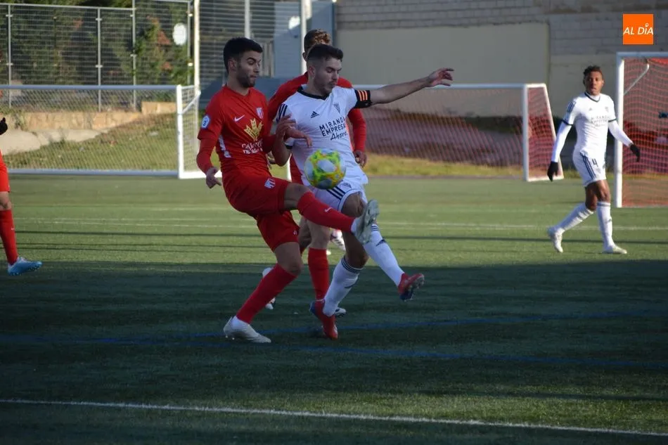 Foto 6 - El Santa Marta tampoco puede con el Mirand&eacute;s &lsquo;B&rsquo; y sigue al filo del precipicio (0-0)