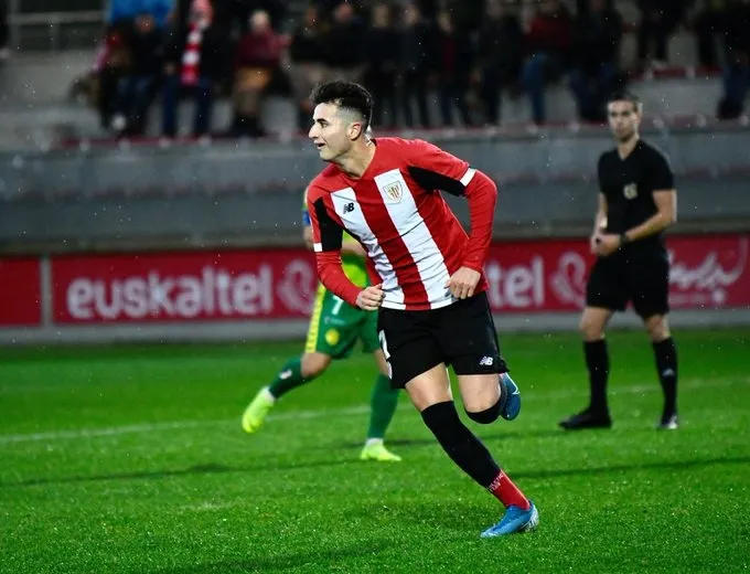 Foto 4 - El Bilbao Athletic impone su ley para agravar a&uacute;n m&aacute;s la mala situaci&oacute;n de Unionistas (4-1)