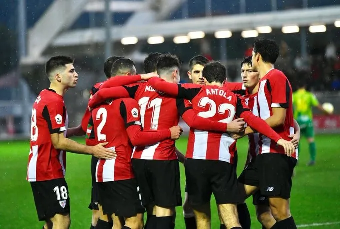 Los jugadores del Bilbao Athletic celebran uno de los goles / Twitter Athletic