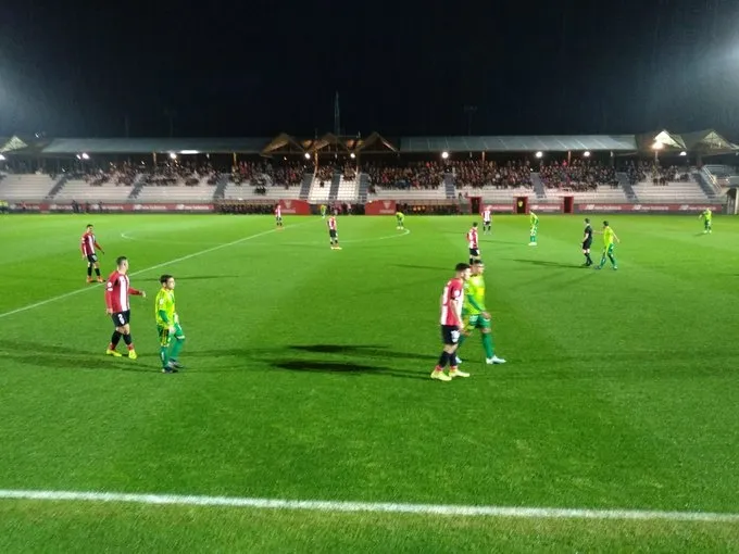 Foto 2 - El Bilbao Athletic impone su ley para agravar a&uacute;n m&aacute;s la mala situaci&oacute;n de Unionistas (4-1)