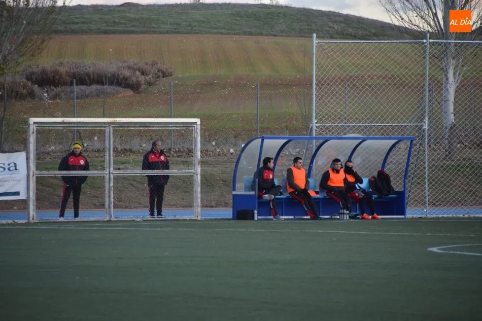 Foto 8 - El Ribert&nbsp;se queda el liderato en solitario tras vencer al Hergar Camelot en el duelo de filiales...