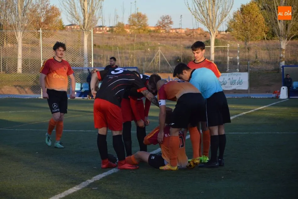 Foto 6 - El Ribert&nbsp;se queda el liderato en solitario tras vencer al Hergar Camelot en el duelo de filiales...