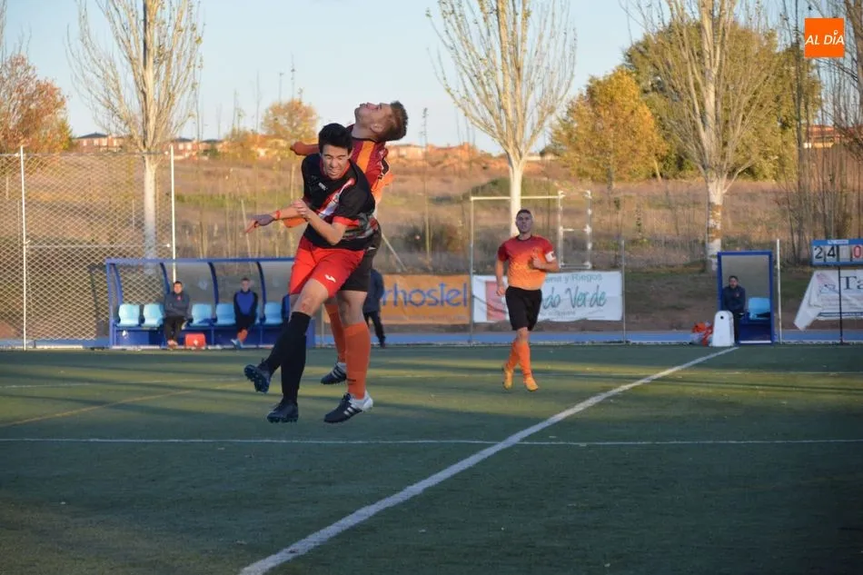 Foto 5 - El Ribert&nbsp;se queda el liderato en solitario tras vencer al Hergar Camelot en el duelo de filiales...