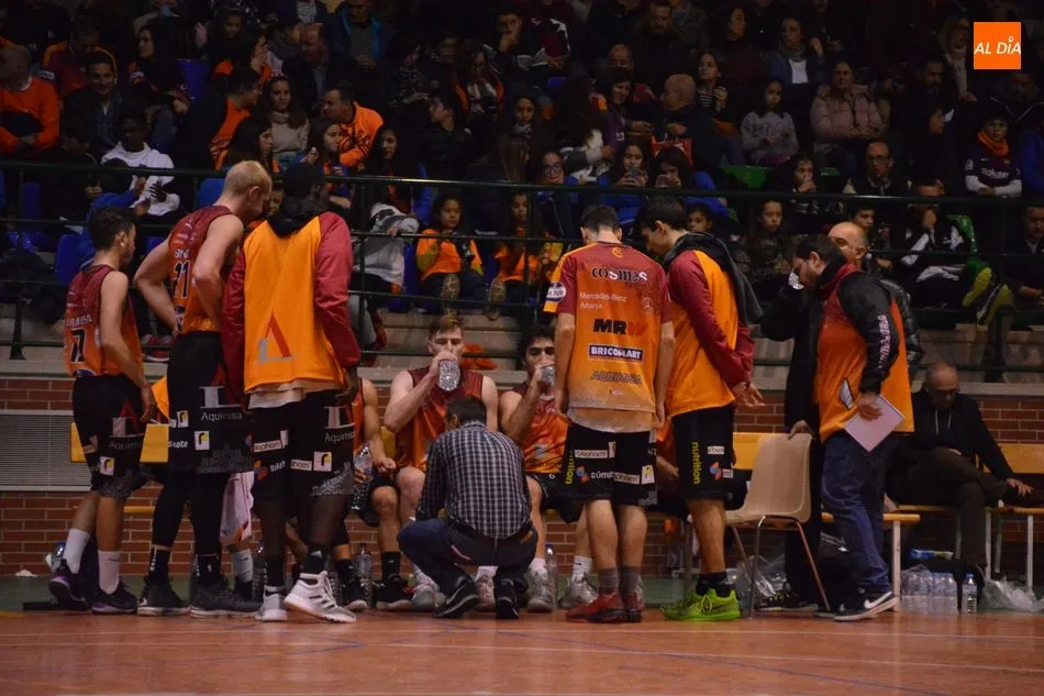 Foto 9 - El Aquimisa Carbajosa saca su mejor versi&oacute;n para seguir imbatido frente al Chantada (75-59)