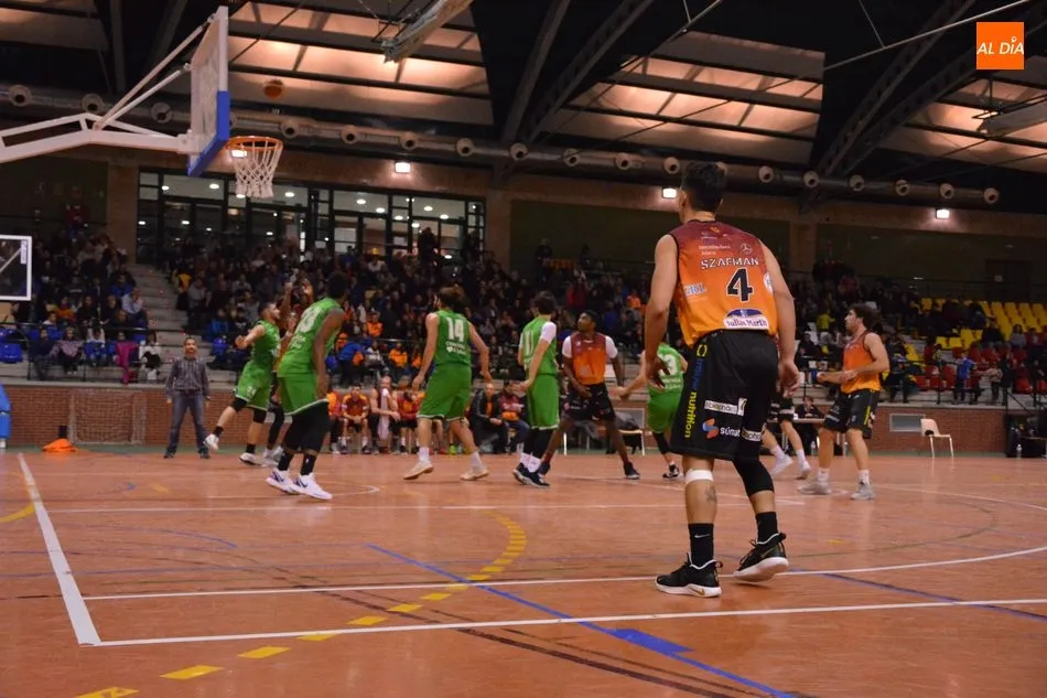 Foto 5 - El Aquimisa Carbajosa saca su mejor versi&oacute;n para seguir imbatido frente al Chantada (75-59)
