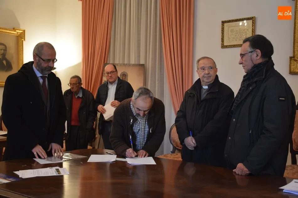 Foto 2 - La Fundaci&oacute;n Rodr&iacute;guez Fabr&eacute;s entrega las ayudas econ&oacute;micas a 9 entidades