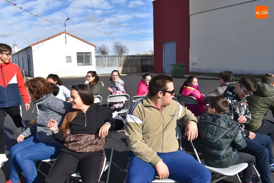 Foto 5 - Los vecinos de Encinas de Arriba celebran las II Olimpiadas de juegos tradicionales  
