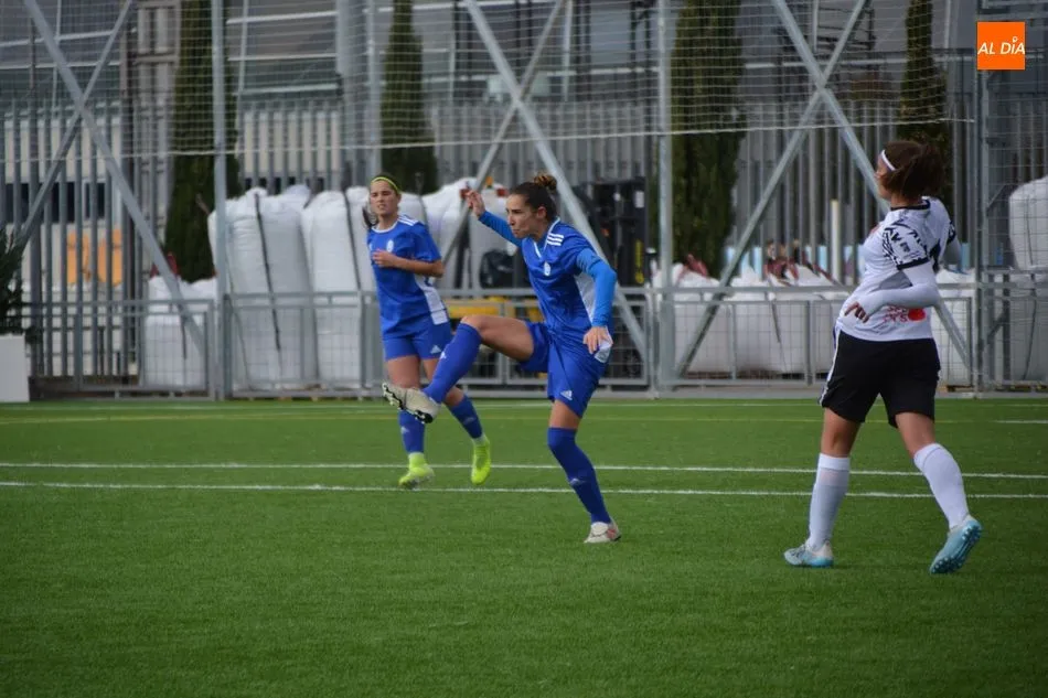 Foto 10 - Tropiezo del Salamanca UDS Femenino en casa ante el Samper (0-3)