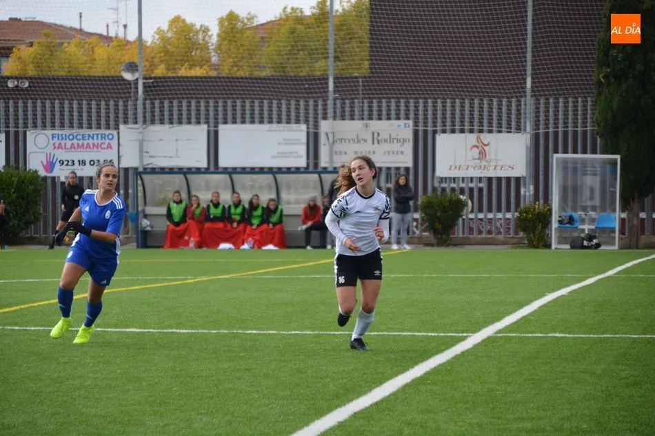 Foto 7 - Tropiezo del Salamanca UDS Femenino en casa ante el Samper (0-3)