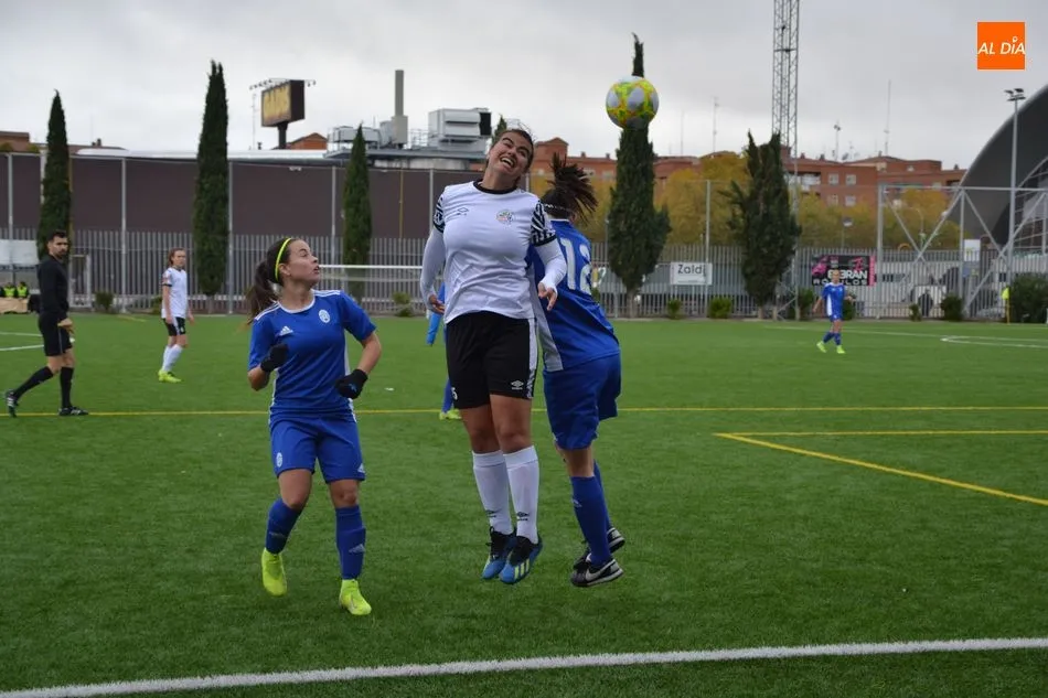 Foto 4 - Tropiezo del Salamanca UDS Femenino en casa ante el Samper (0-3)