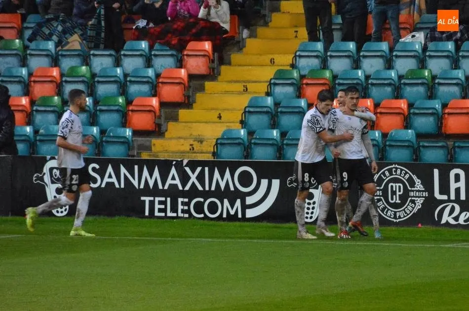 Foto 7 - Lovato, ahora te toca a ti