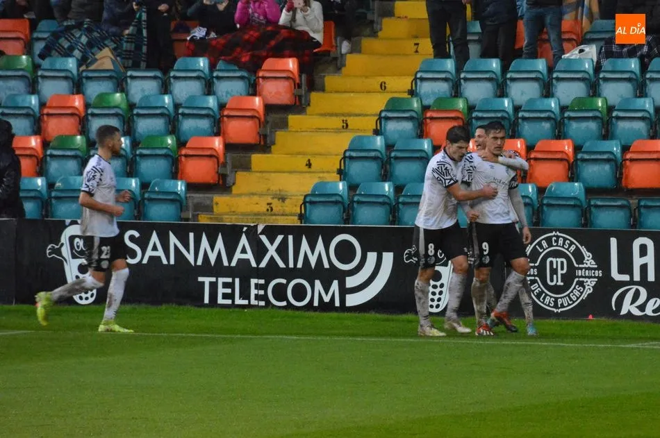 Foto 9 - Ubis impone su pena m&aacute;xima para que el Salamanca UDS supere al filial del Alav&eacute;s (1-0)