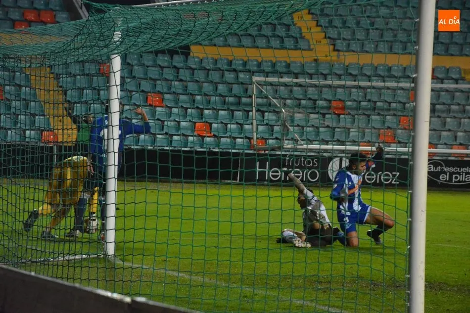Foto 7 - Ubis impone su pena m&aacute;xima para que el Salamanca UDS supere al filial del Alav&eacute;s (1-0)