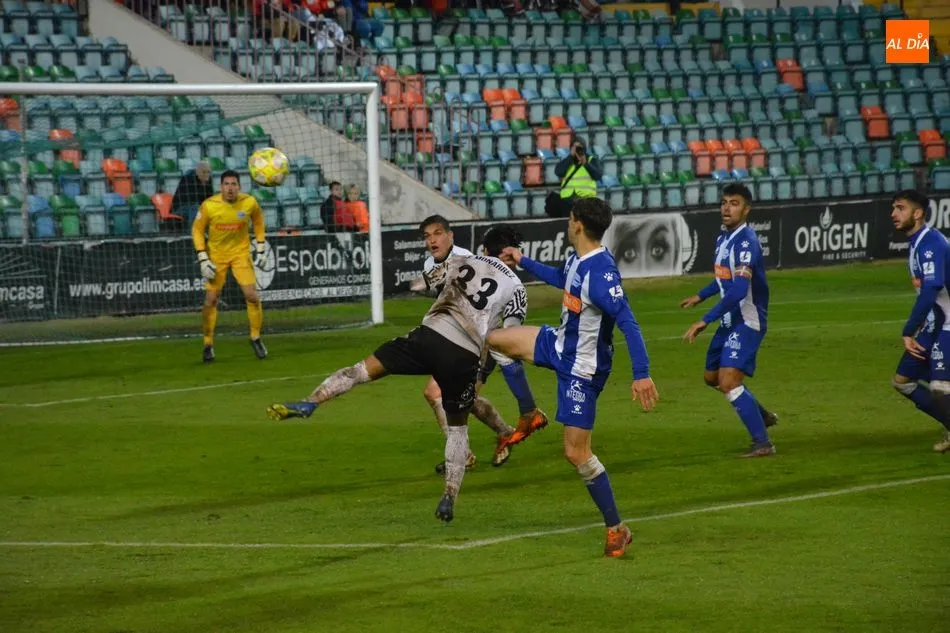 Foto 5 - Ubis impone su pena m&aacute;xima para que el Salamanca UDS supere al filial del Alav&eacute;s (1-0)