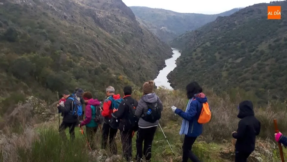 Foto 2 - Los senderistas del Club Abadengo disfrutan de las Arribes en Villarino de los Aires