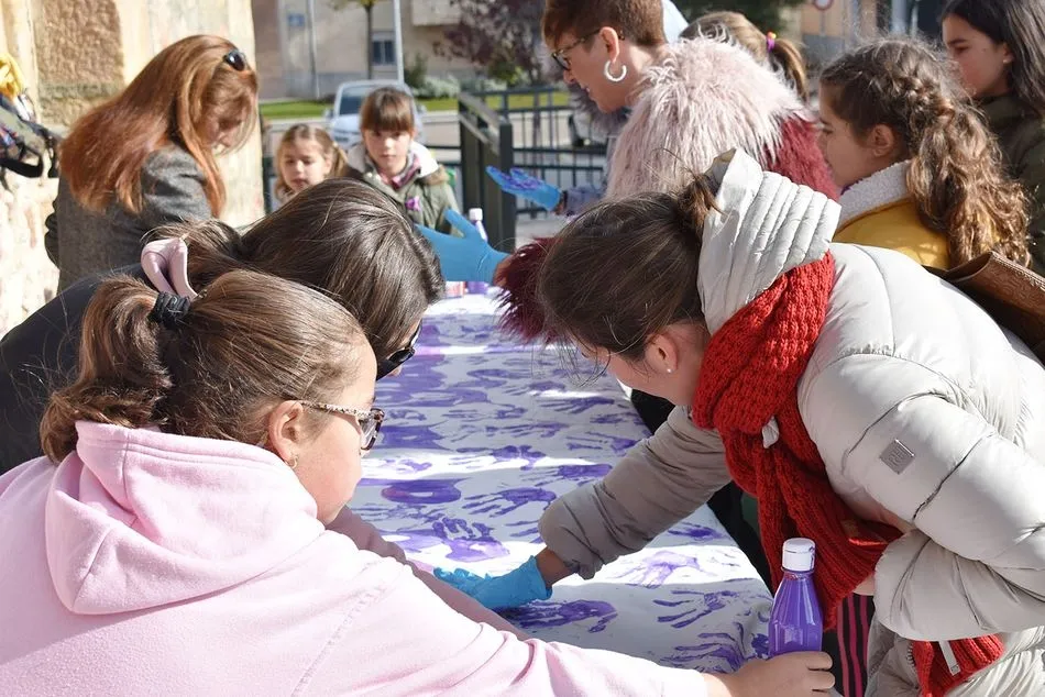 Foto 3 - Ciudad de los Ni&ntilde;os de Carbajosa dice &ldquo;no&rdquo; a la violencia de g&eacute;nero  