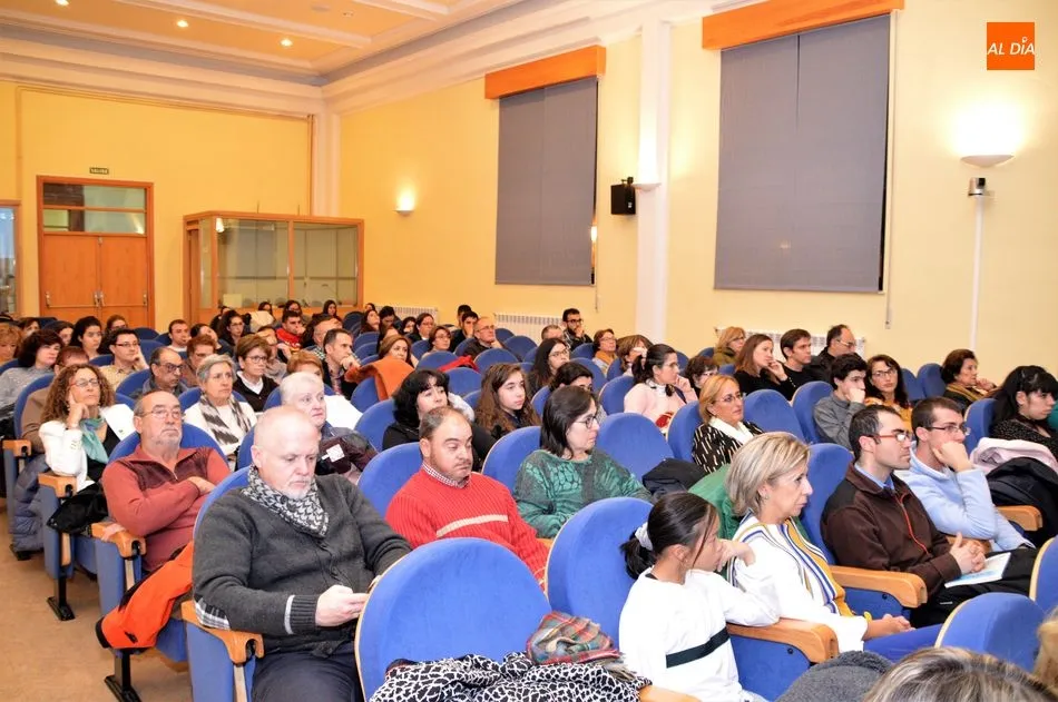 Foto 2 - Exitosa presentaci&oacute;n de la adaptaci&oacute;n de lectura f&aacute;cil de la novela &lsquo;No creas lo que tus ojos...