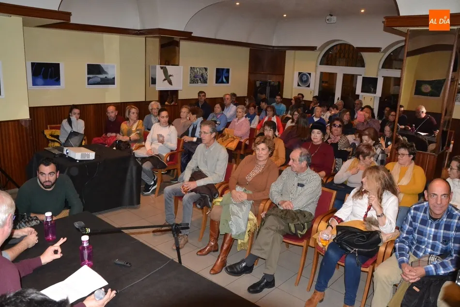 Foto 7 - Lleno en la sesi&oacute;n de conferencias con mirobrigenses de la Semana de la Ciencia  