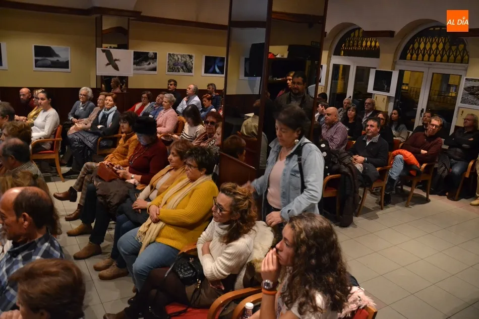 Foto 3 - Lleno en la sesi&oacute;n de conferencias con mirobrigenses de la Semana de la Ciencia  