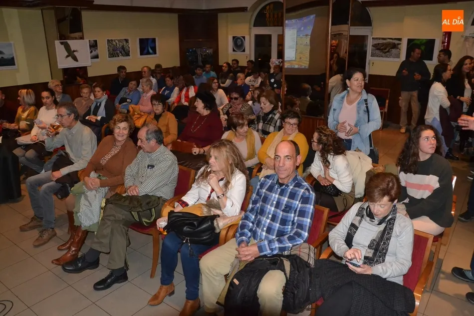 Foto 6 - Lleno en la sesi&oacute;n de conferencias con mirobrigenses de la Semana de la Ciencia  